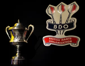 Puchar Mistrzostw Świata federacji British Darts Organisation oraz logotyp organizacji