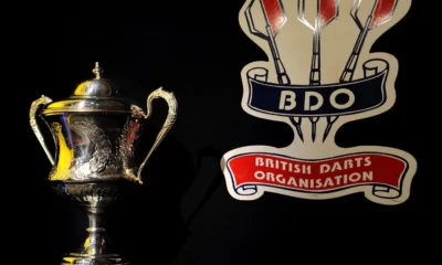 Puchar Mistrzostw Świata federacji British Darts Organisation oraz logotyp organizacji